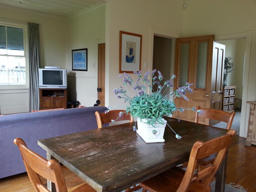 The Vicarage Martinborough Villa Rum bild