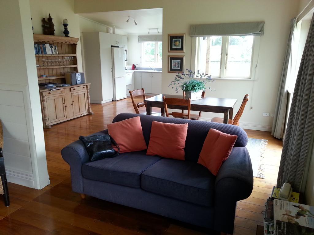 The Vicarage Martinborough Villa Rum bild